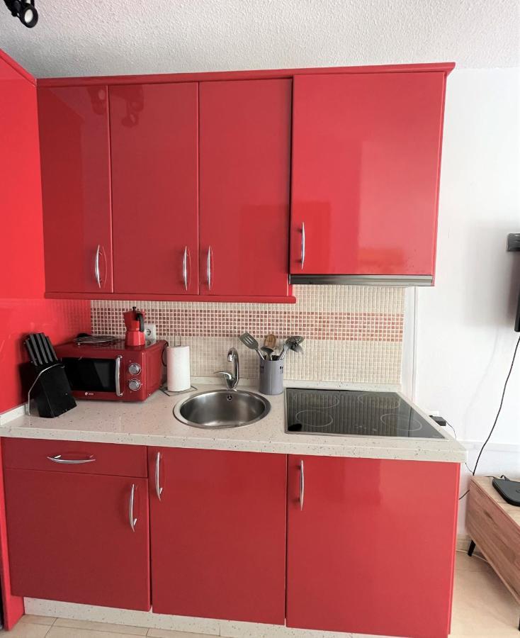 Ver93 - Redstudio Torremolinos Luaran gambar